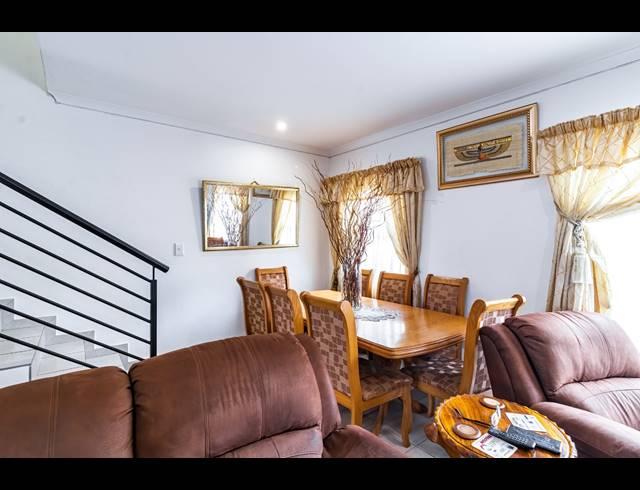 3 BEDROOM SECTIONAL TITLE FOR SALE IN BRACKENDOWNS